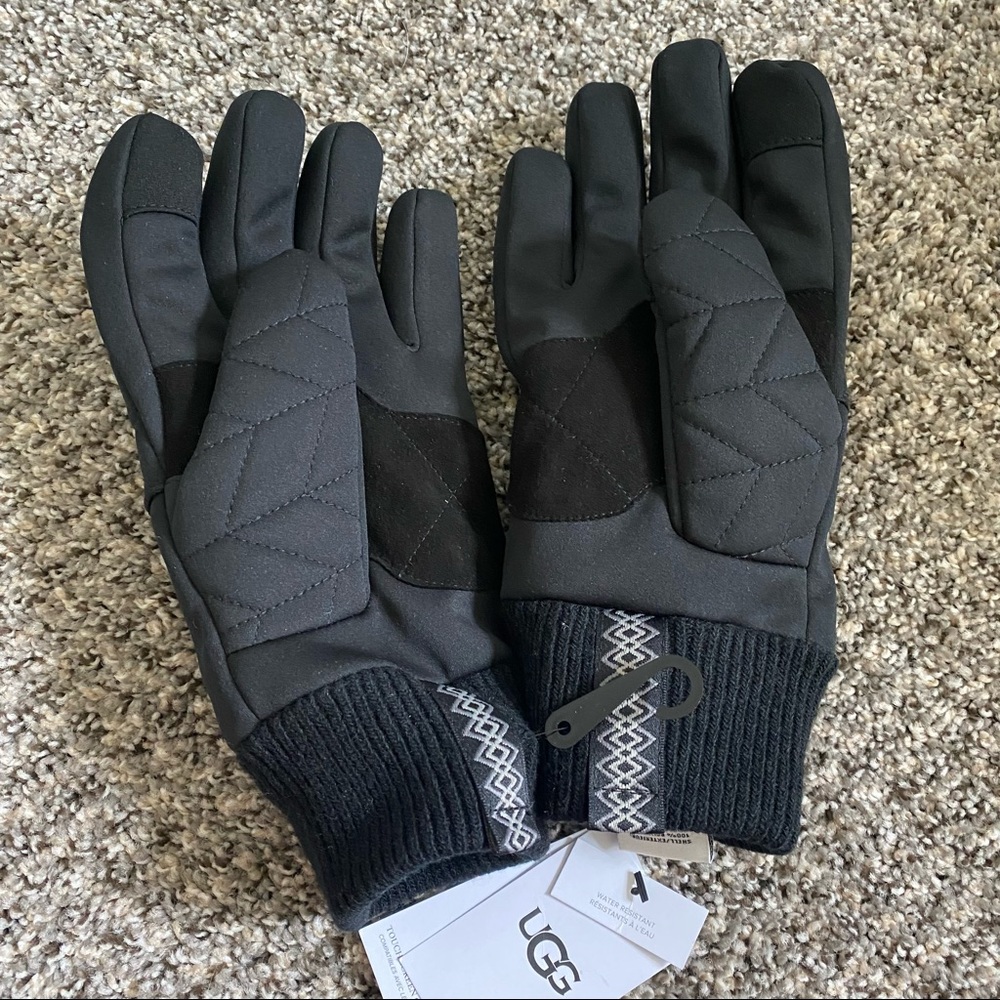 NWT Ugg Men’s Quilted Nylon Gloves - Picture 7 of 7